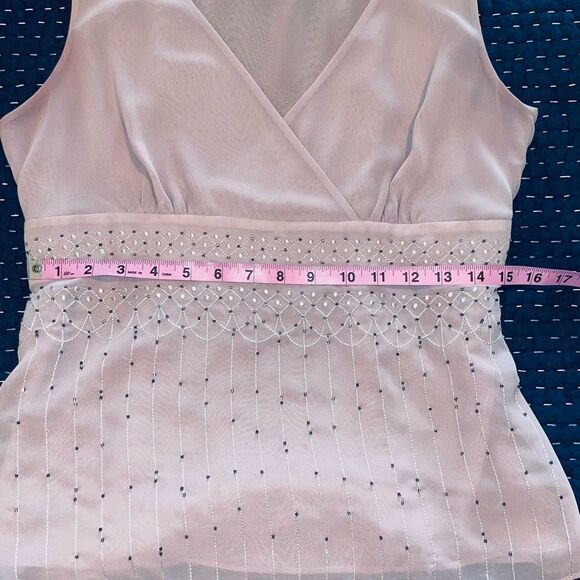 🌸 LOFT Pink Beaded V-Neck Sleeveless Blouse – Size 10 (Fits Like 6–8) - Picture 5 of 8
